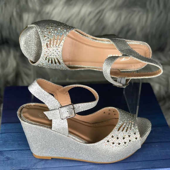 Women’s Open Toe Platform Wedge Heels. - Picture 3 of 6